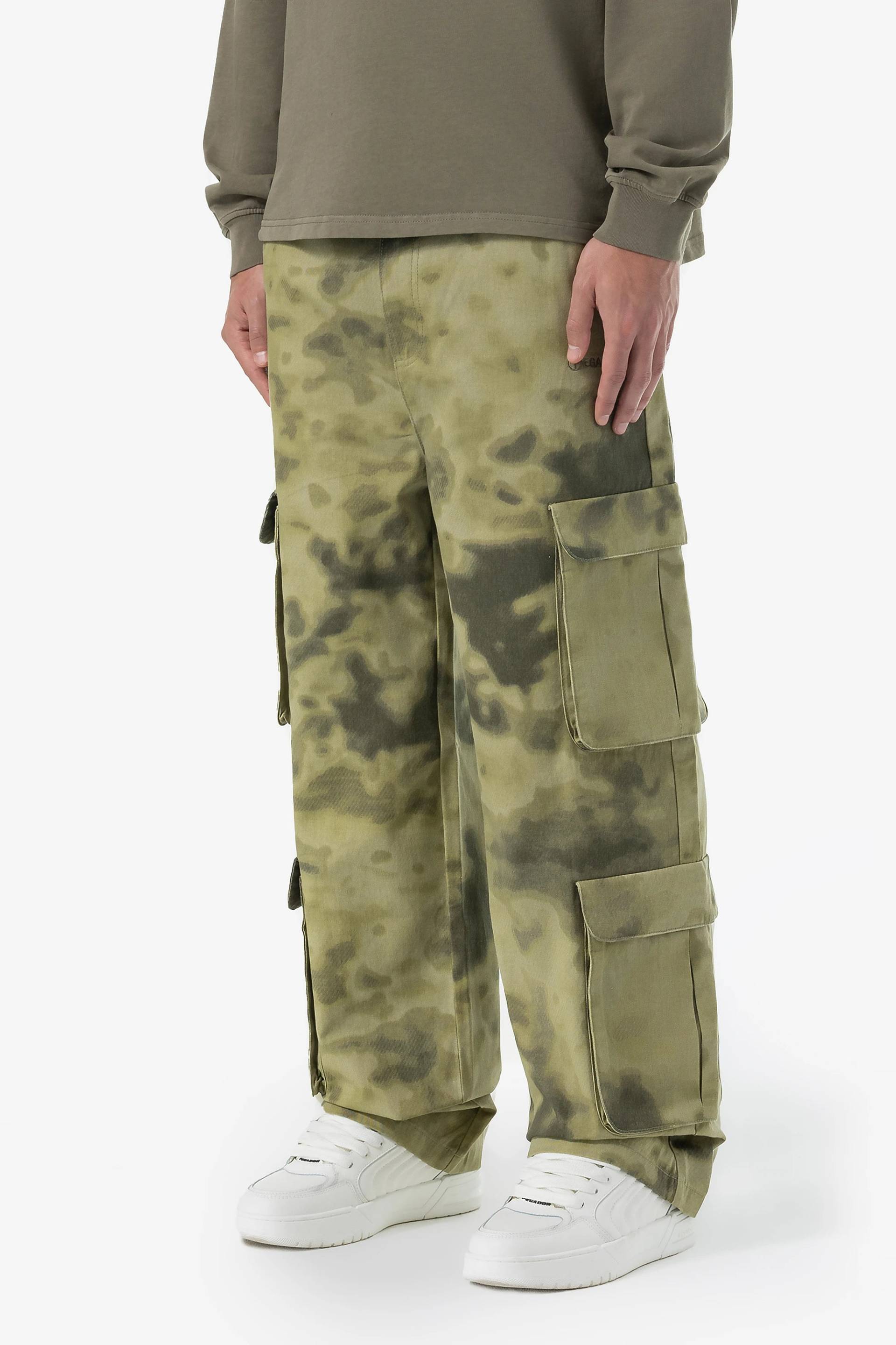 Harmon Wide Cargo Pants Mud Camouflage von PEGADOR®