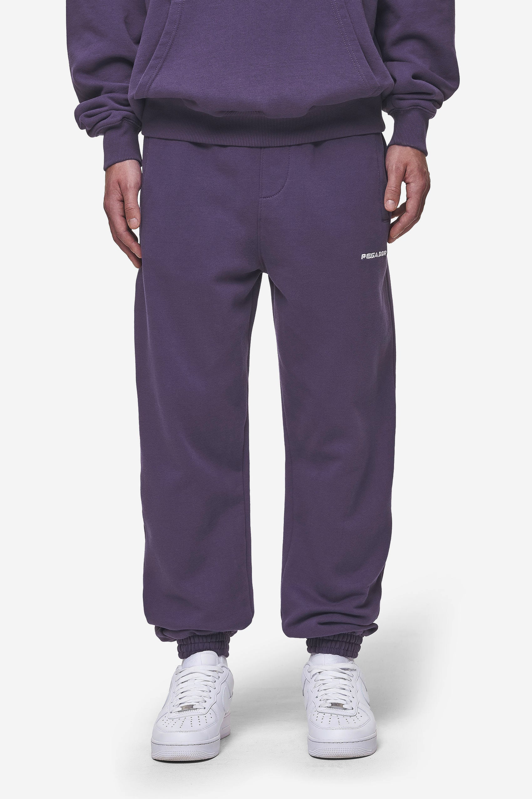 Logo Heavy Sweat Jogger Washed Deep Purple von PEGADOR®