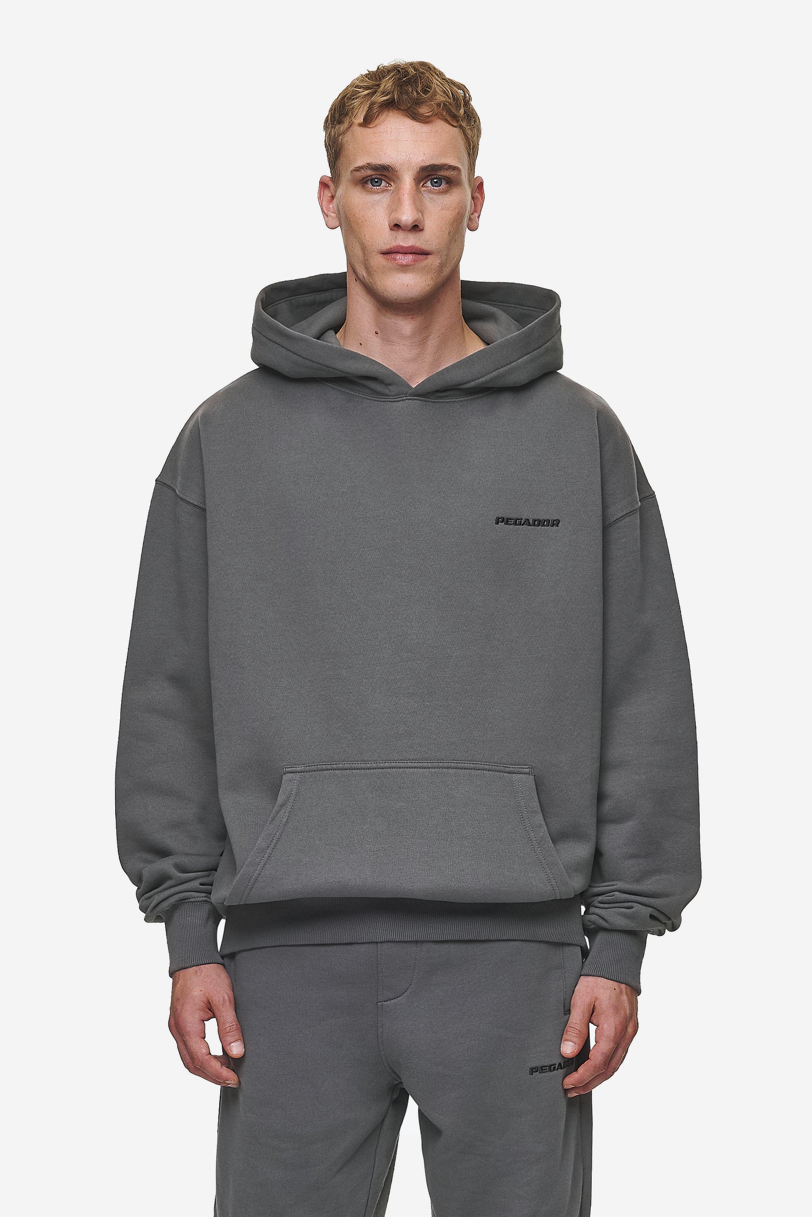 Logo Oversized Hoodie Washed Anthracite von PEGADOR®