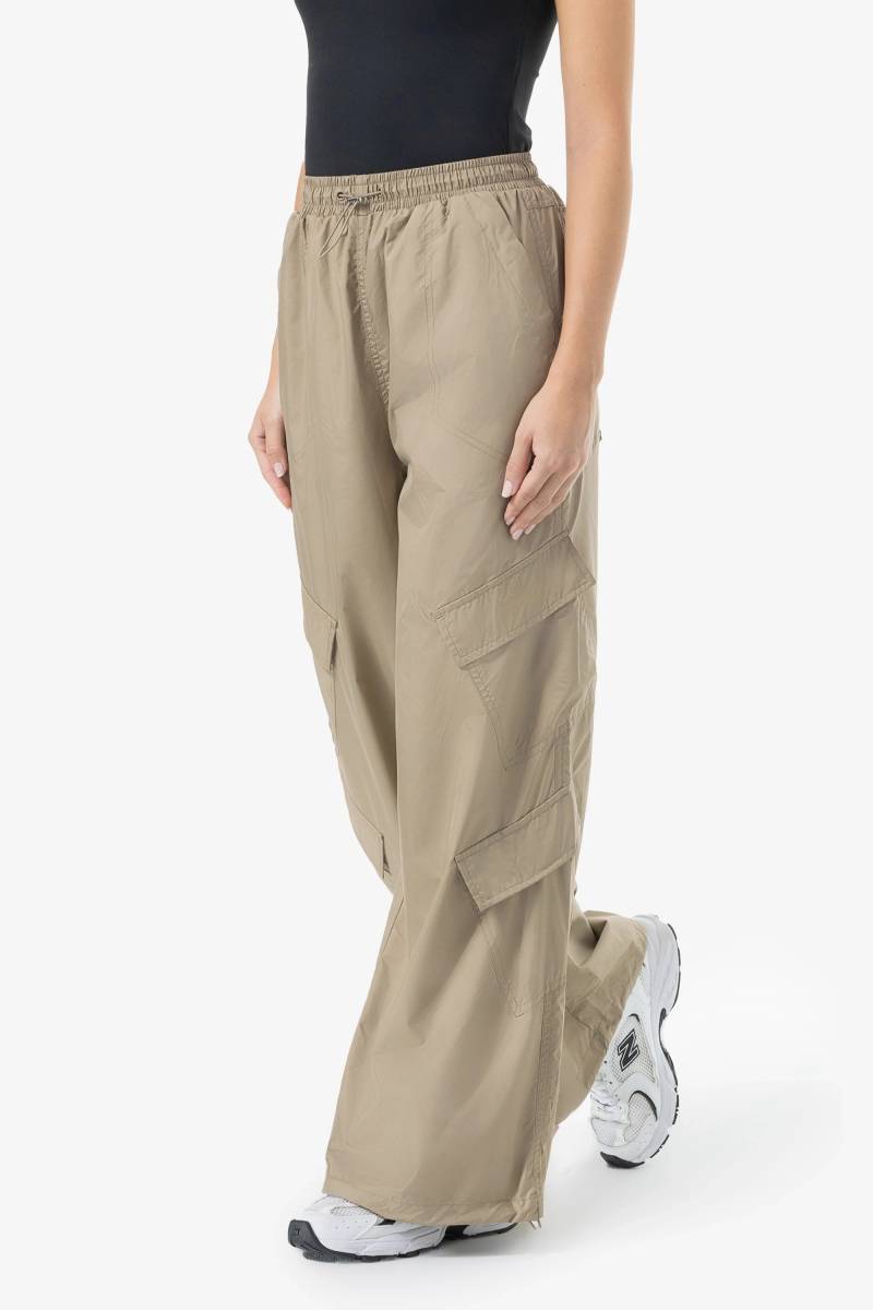 Nelly Cargo Tracksuit Pants Desert Taupe von PEGADOR®