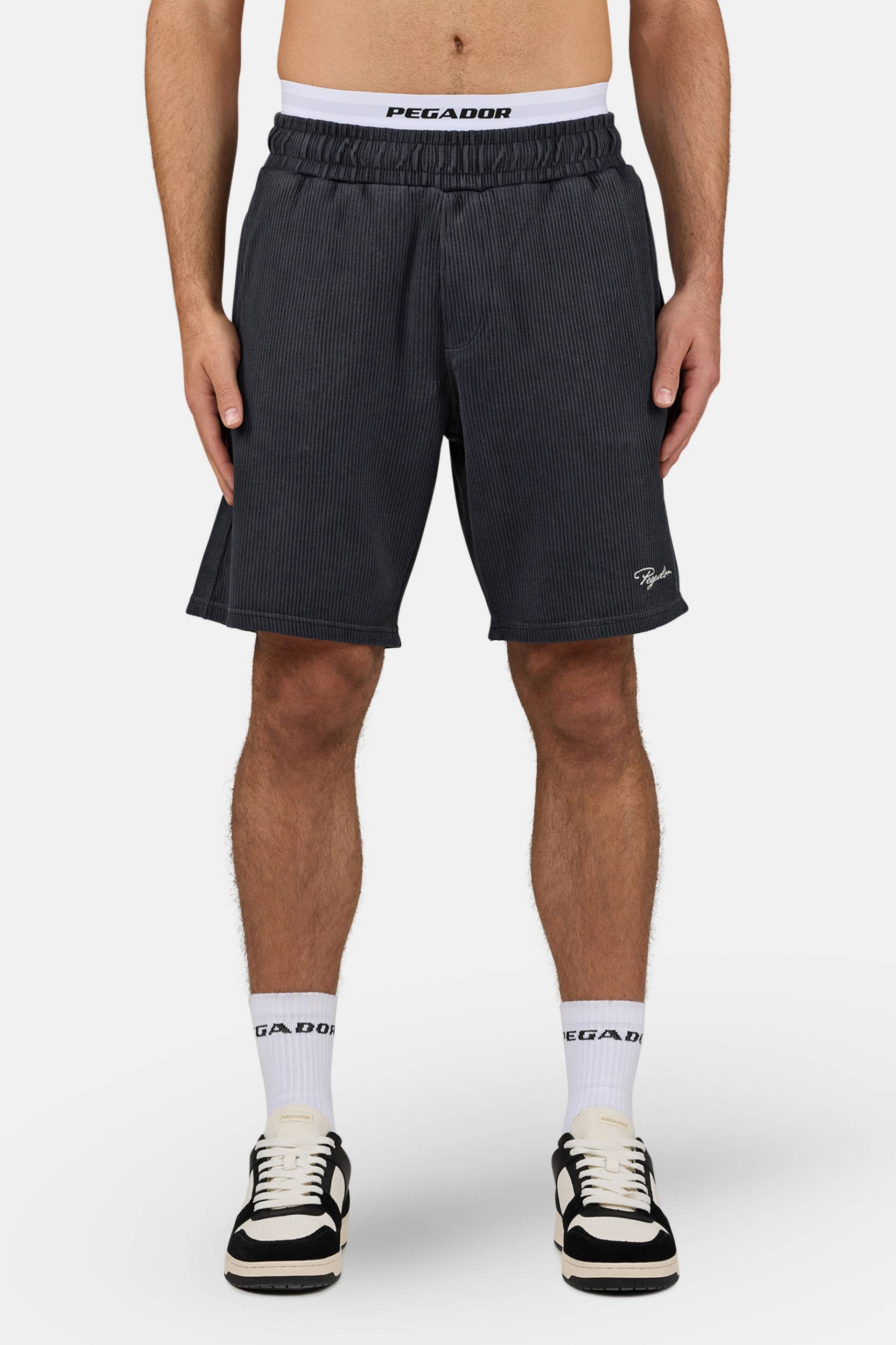 Signar Heavy Rib Shorts Vintage Black Unbleached von PEGADOR®