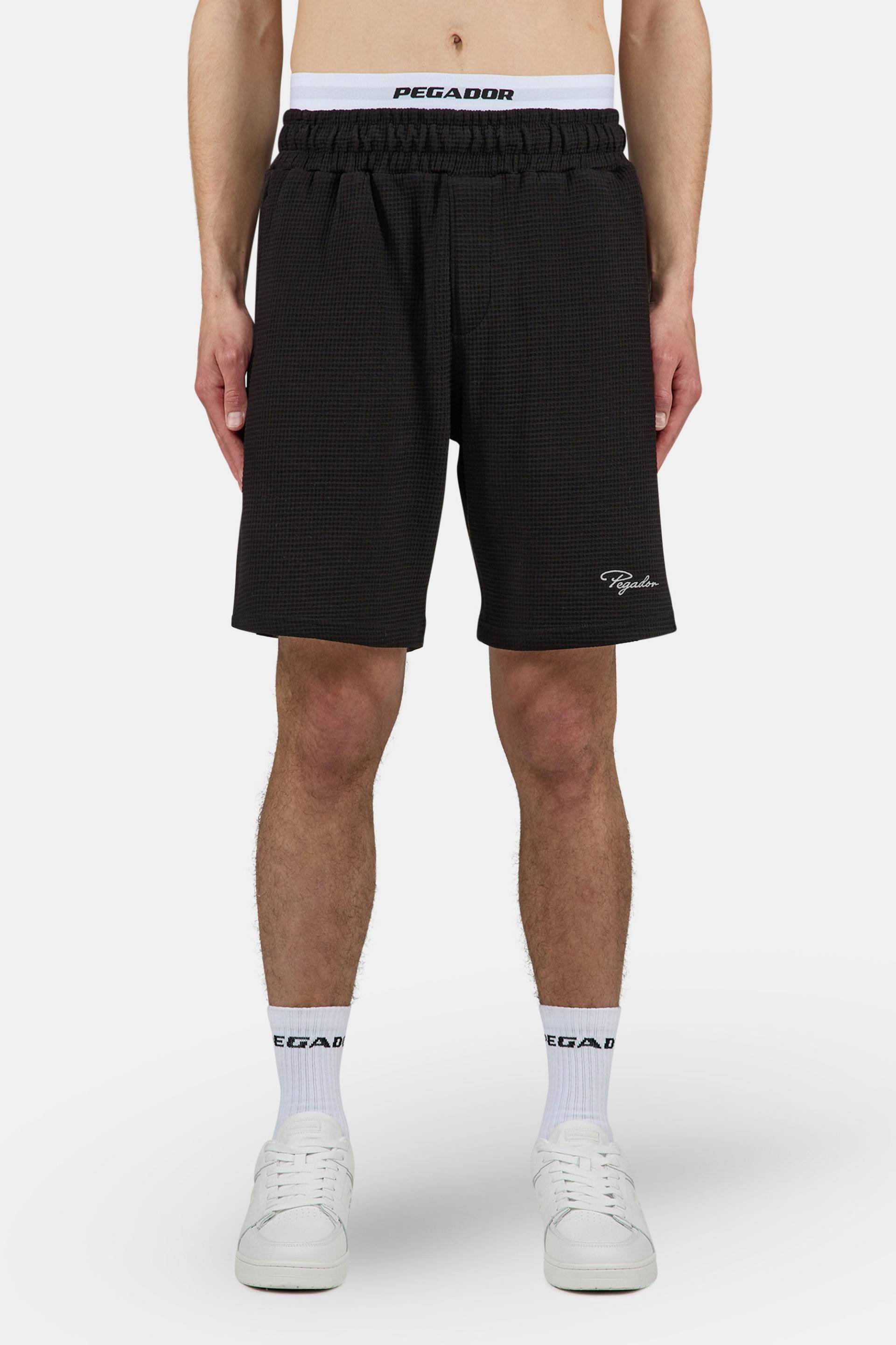 Signar Waffle Shorts Washed Black Unbleached von PEGADOR®