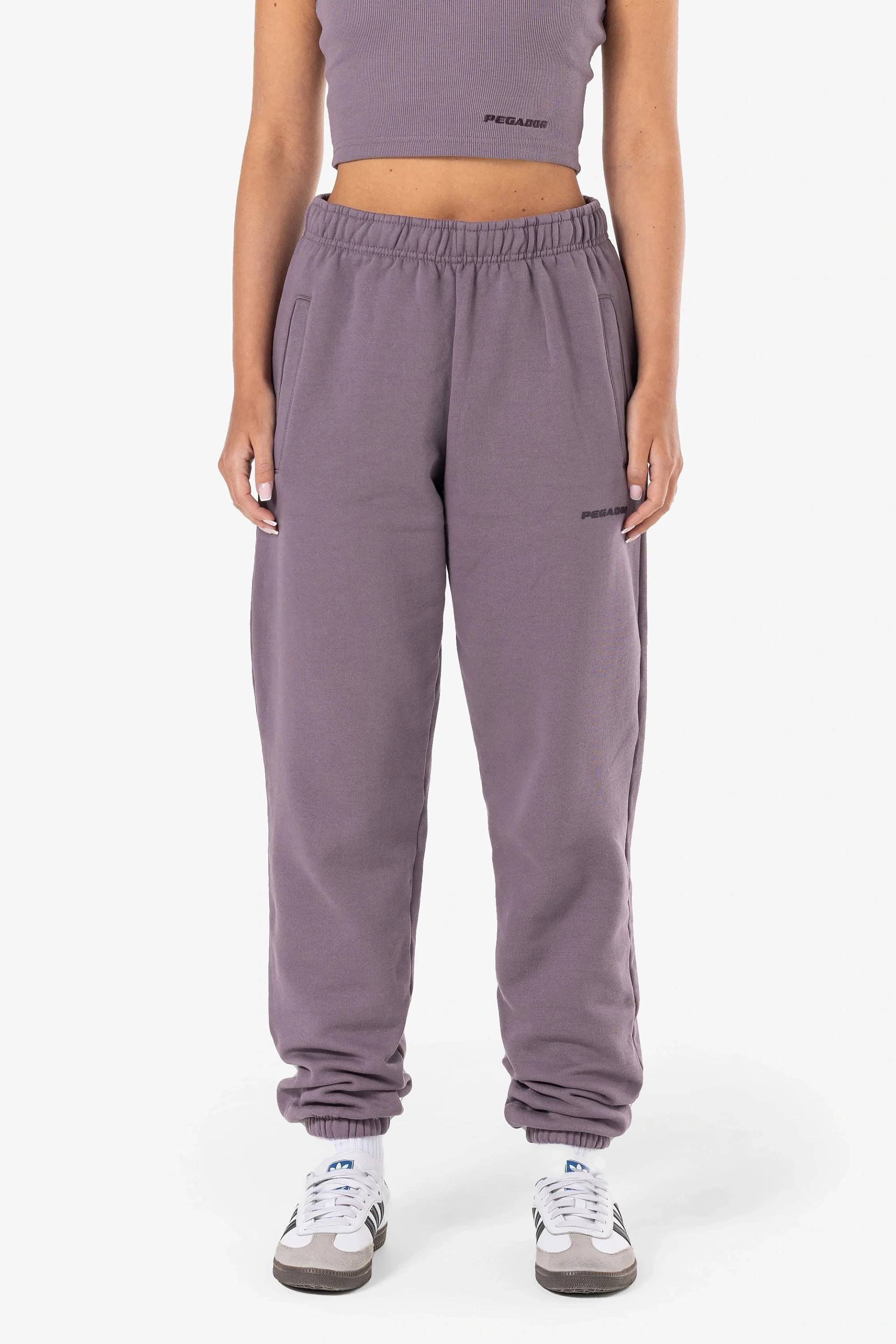 Villa High Waisted Sweat Pants Washed Dusty Grape Gum von PEGADOR®