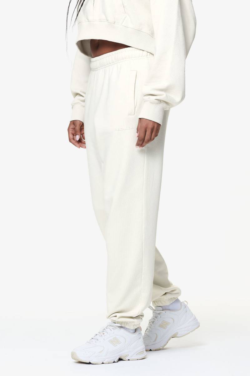 Villa High Waisted Sweat Pants Washed Salty Cream Gum von PEGADOR®