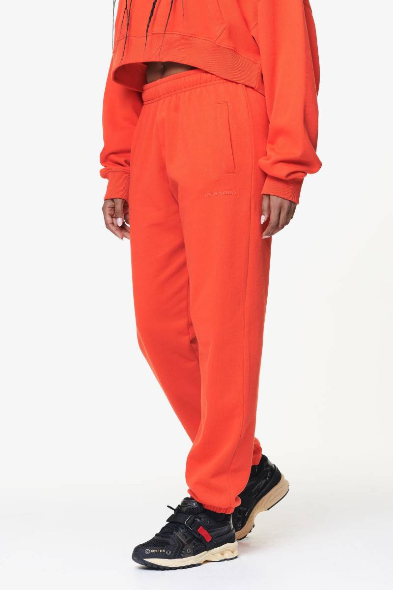 Villa High Waisted Sweat Pants Washed Signal Red Gum von PEGADOR®
