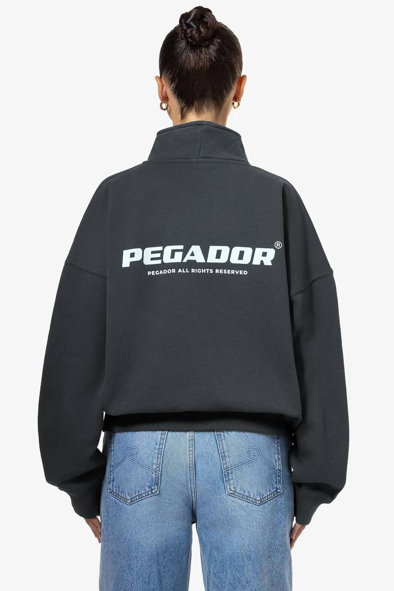 Vuku Logo Oversized Halfzip Sweater Washed Sage Green von PEGADOR®