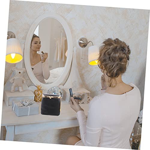 PENIKOKO Lipstick Holder Kosmetikbox Eckig Klein Tragbar Lippenstift Organizer Tasche für Frauen Alltag Reise für Freundin Mutter PENIKOKO Lipstick Holder Kosmetikbox Eckig Klein Tragbar Lippenstift Organizer Tasche für Frauen Alltag Reise für Freundin Mutter von PENIKOKO