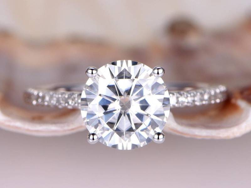 1.5Ct Brilliant Moissanite Ring Diamant Verlobungsring Massiv 14K Weissgold Band Rund 7.5mm Edelstein Versprechen Braut Stapelring von PENNIjewel