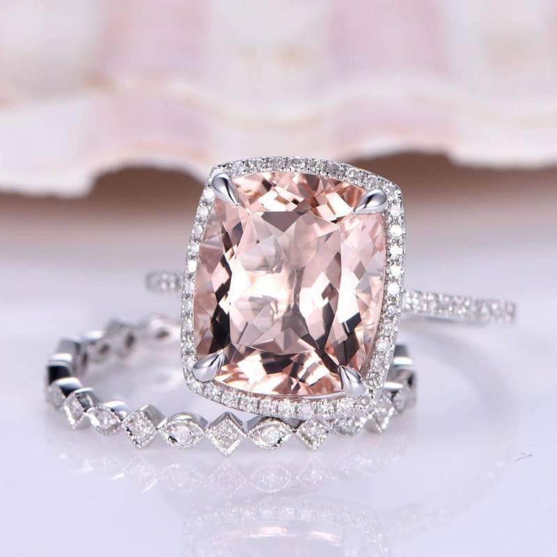 14K Weiß Gold Morganit Verlobungsring 10x12mm Kissen Cut Big Ring Full Eternity Stapelbar Diamant Hochzeitsband Braut Set von PENNIjewel