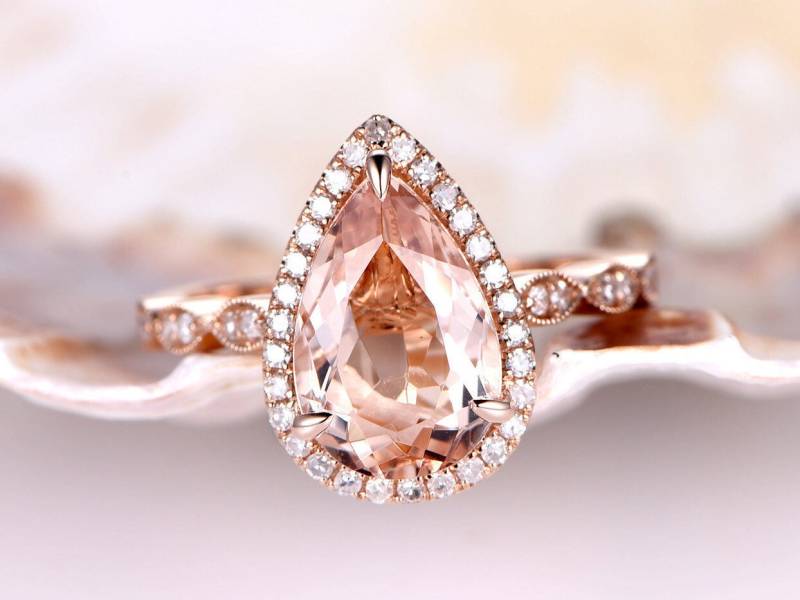 3.18Ct Pear Cut Pink Morganit Engagementmrnt Ring Halo Diamant Ehering Solid 14K Roségold Reco Versprechen Stapeln Passendes Band von PENNIjewel