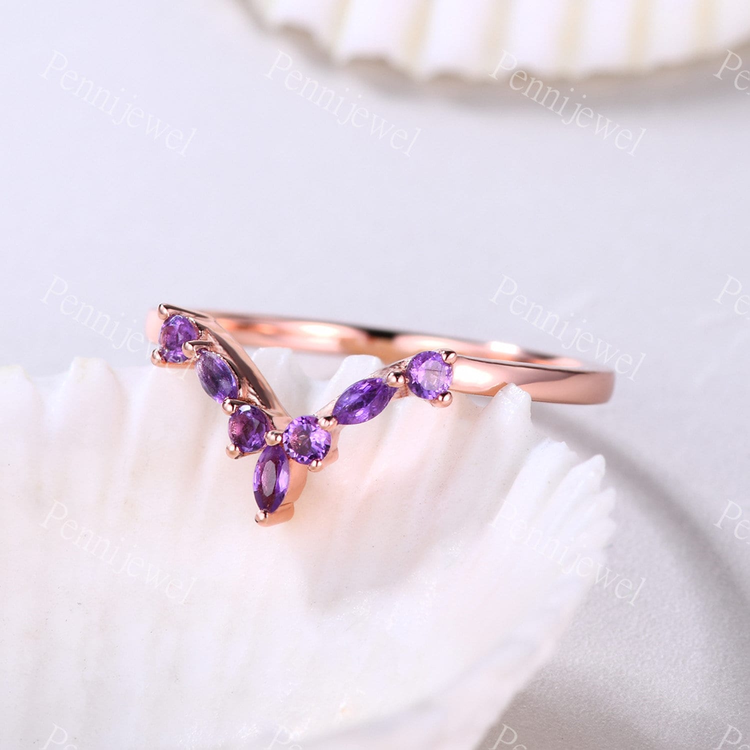 Amethyst Ehering, Rosegold, Rundschliff & Marquise Form Ring, Gebogener V Verlobungsring, Amethyst Februar Geburtsstein von PENNIjewel