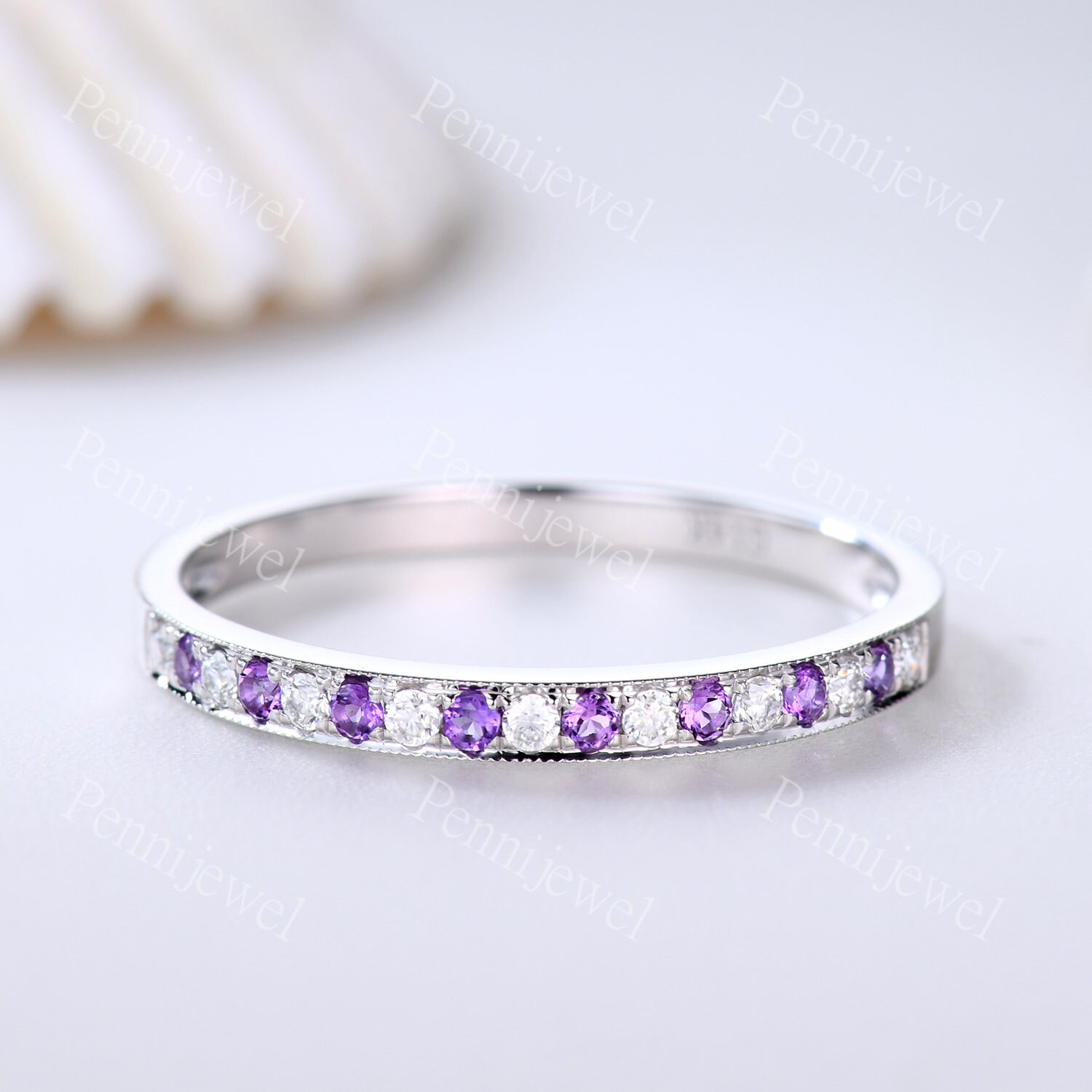 Amethyst Moissanit Hochzeitsband, Februar Geburtsstein Amethyst, Halbe Ewigkeit Passendes Band, Jahrestag Versprechen Ring von PENNIjewel