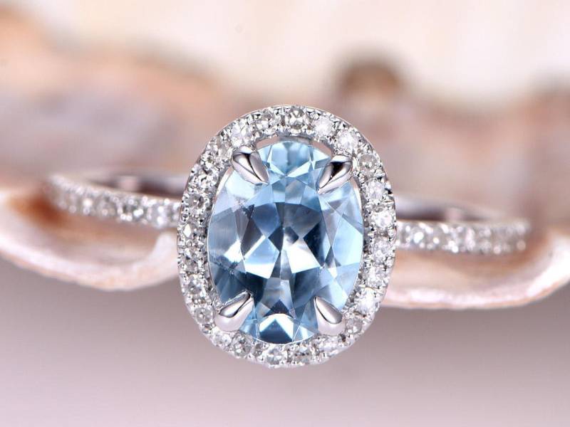 Aquamarin Verlobungsring 6x8mm Oval Cut Natural Vvs Massiv 14K Weißgold Stapelring Jubiläumsring, Brautring Pave Set von PENNIjewel