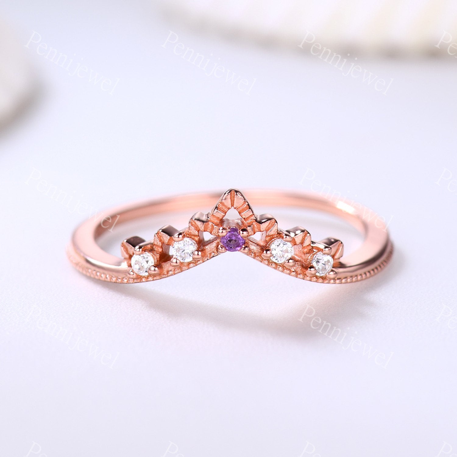 Geschwungenes Diamant Passendes Band Mit Amethyst Stein, Rosegold Hochzeitsband, 1, 5mm Rundschliff Ring, Geburtstagsgeschenk von PENNIjewel