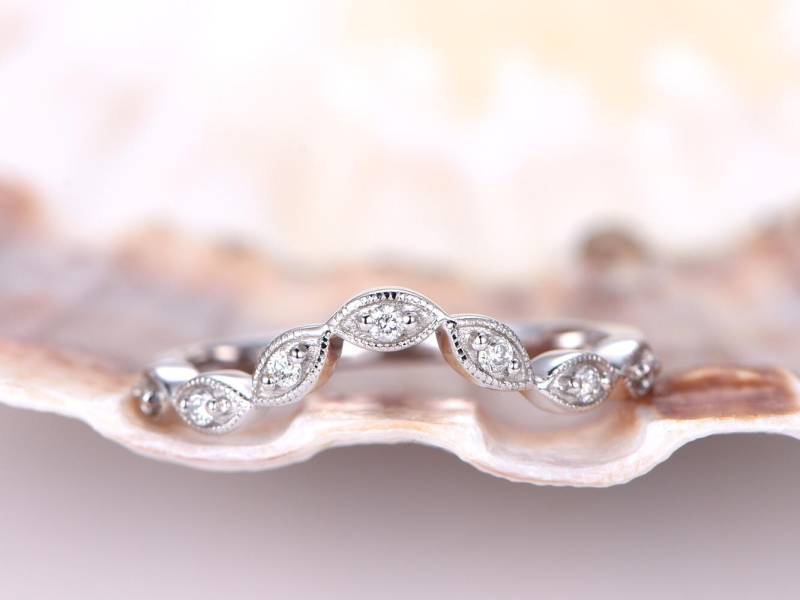 Marquise Style Ring Curved V Milgrain Diamant Ehering Massiv 14K Weiß Gold Halb Ewigkeit Verlobungsring Stapeln Passendes Band von PENNIjewel