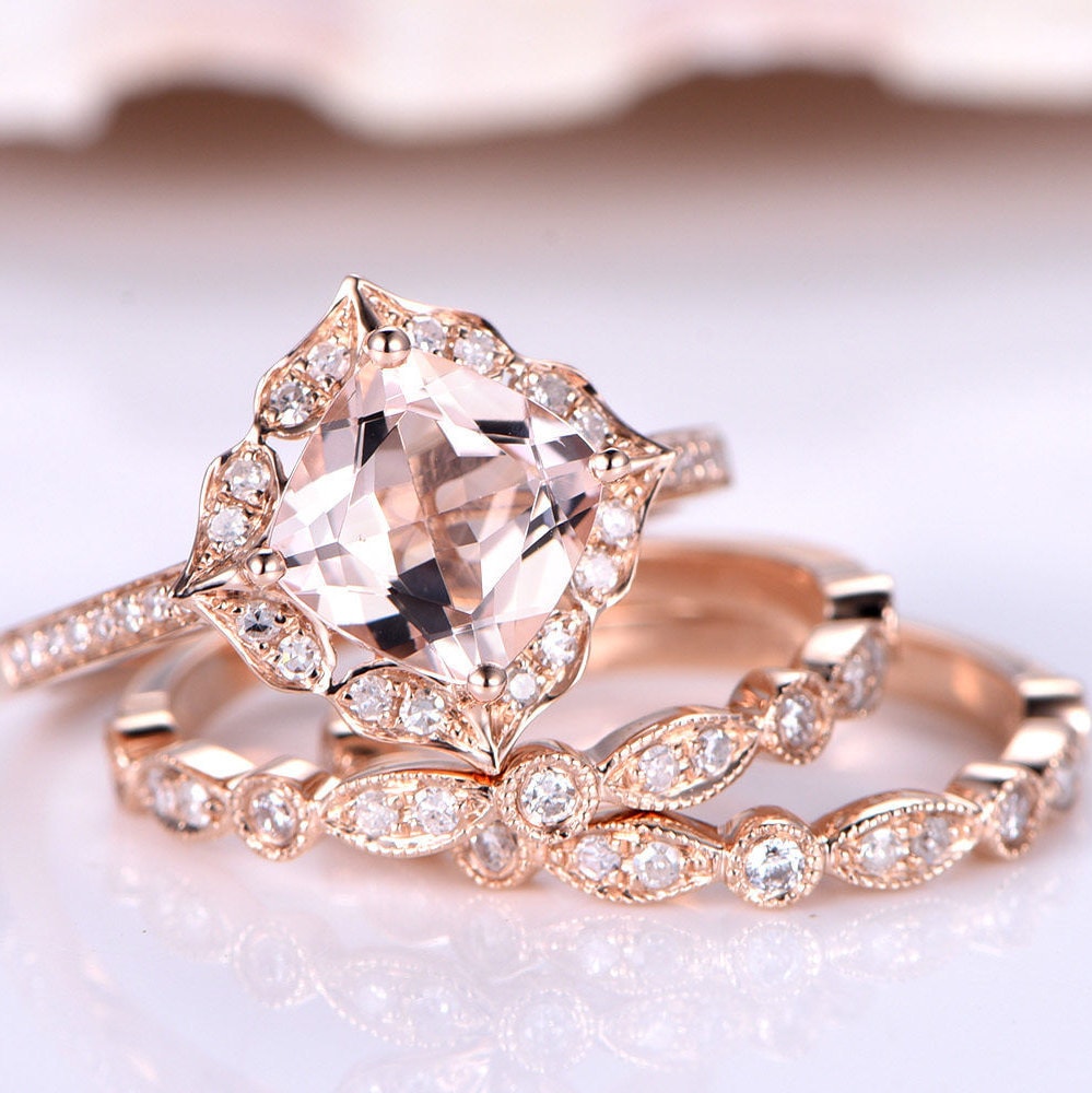 Morganit Ring Set 7mm Kissen Verlobungsring Art Deco Diamant Ehering Halb Ewigkeit Retro Vintage Floral 14K Roségold von PENNIjewel