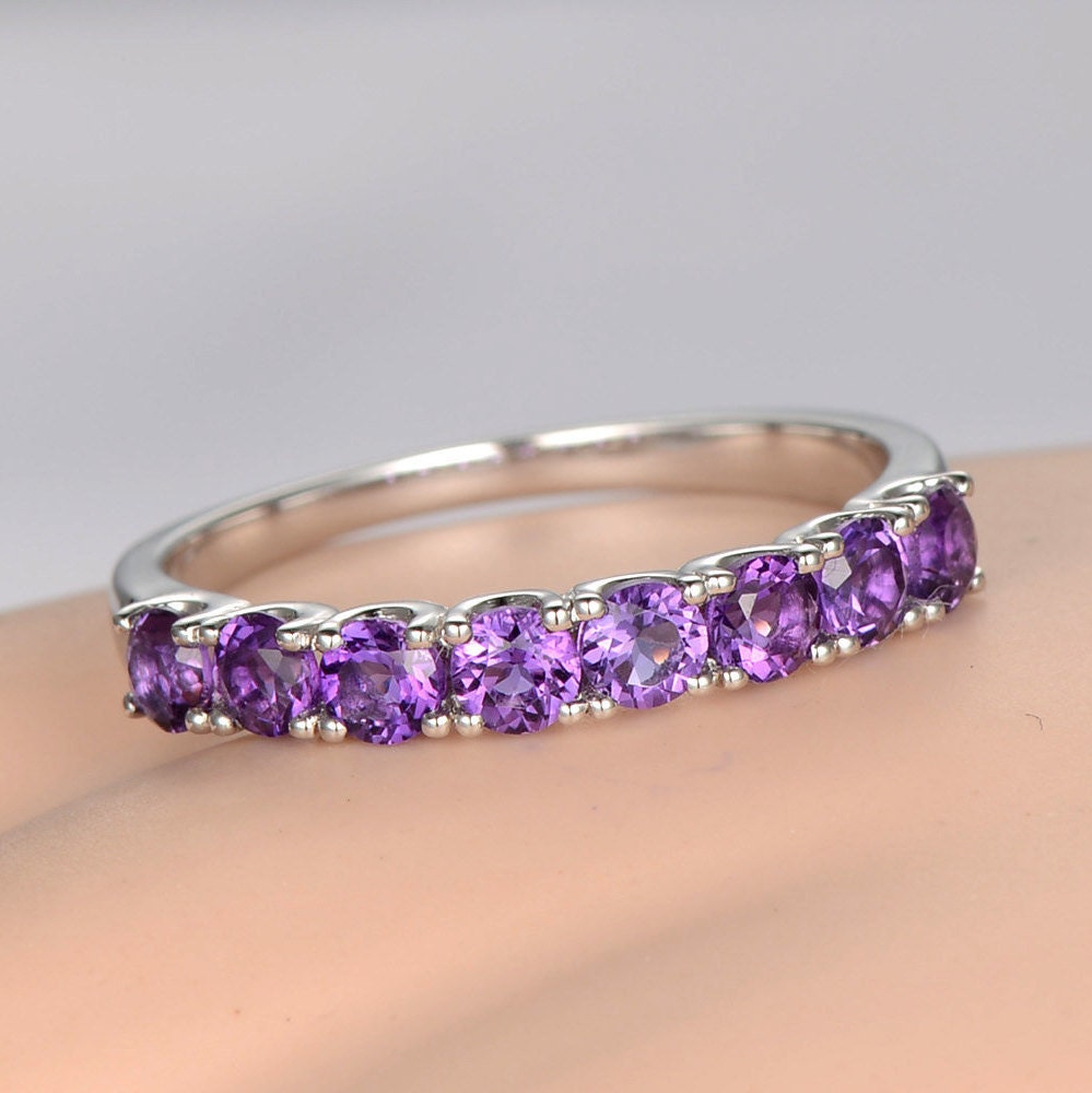 Natürlicher Amethyst Ehering Massiv 14K Weißgold Ewigkeit Ring Verlobungsring Stapeln Passender Band Jubiläumsring Classic Design von PENNIjewel
