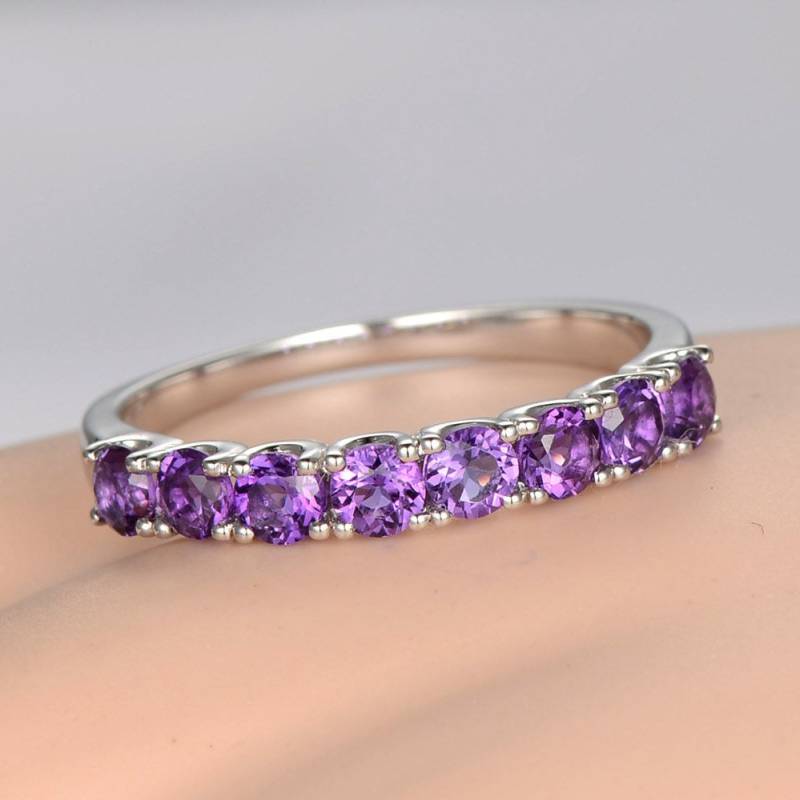 Natürlicher Amethyst Ehering Massiv 14K Weißgold Ewigkeit Ring Verlobungsring Stapeln Passender Band Jubiläumsring Classic Design von PENNIjewel