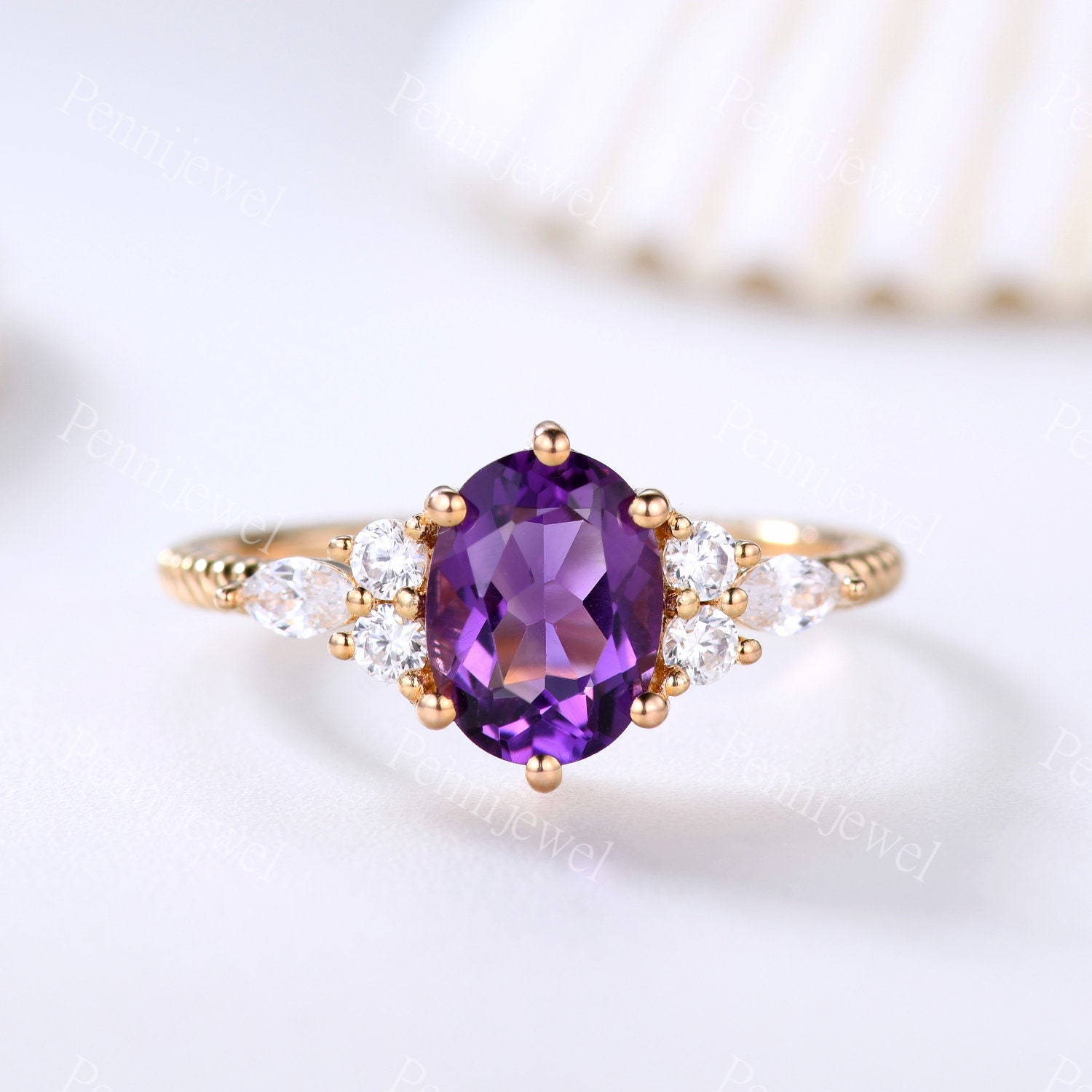 Natürlicher Amethyst Verlobungsring, Ovaler Ring Für Frauen, Vinrage Roségold Ring, Moissanit Cluster Ring, Februar Geburtsstein Verlobungsring von PENNIjewel