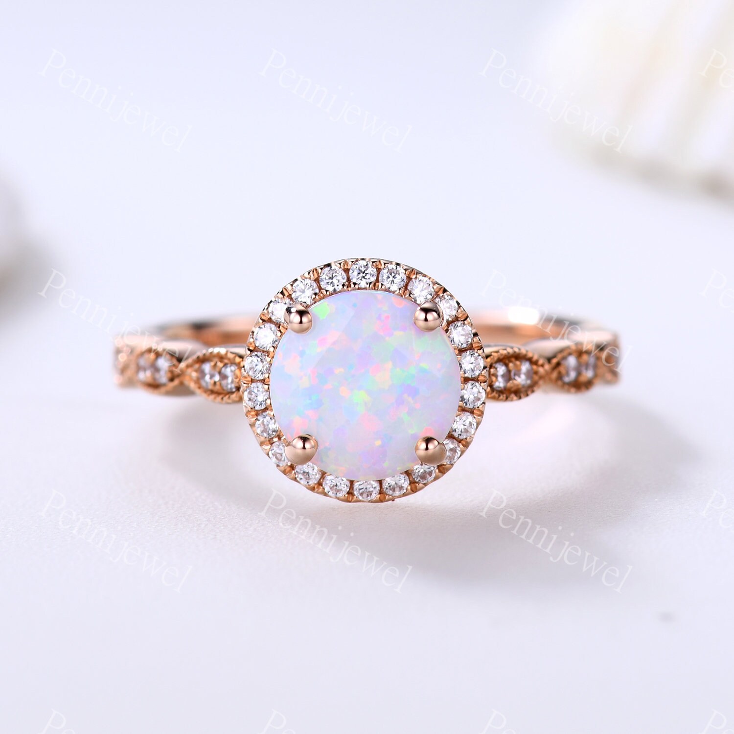 Opal Verlobungsring 7mm Rundschliff 14K Roségold Diamant Halo Ring Halb Ewigkeit Milgrain Band Oktober Geburtsstein Jahrestag von PENNIjewel