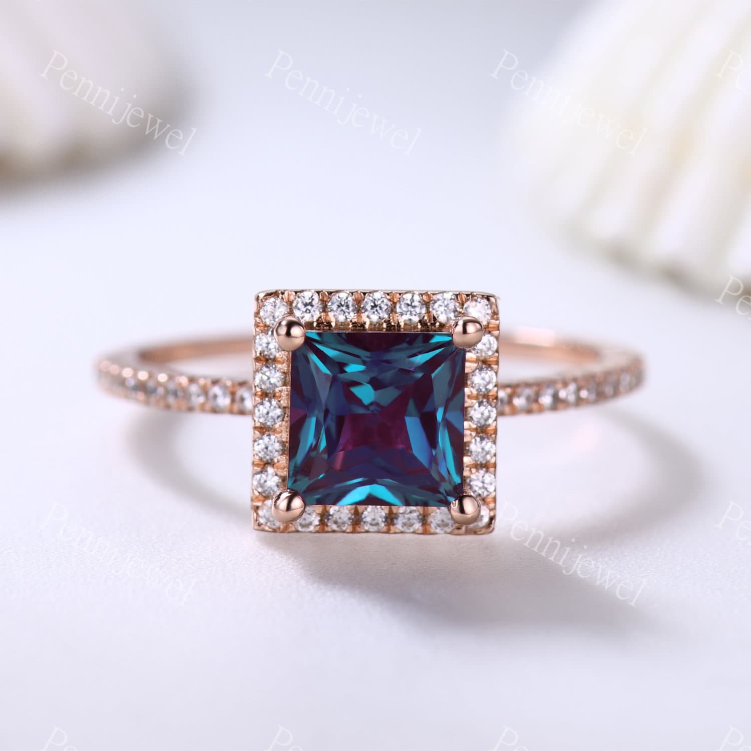 Prinzessin Cut Alexandrit Verlobungsring Diamant Heiligenschein Jahrestag Ring Für Frauen Juni Geburtsstein 14K Roségold Vintage Brautring Geschenk von PENNIjewel