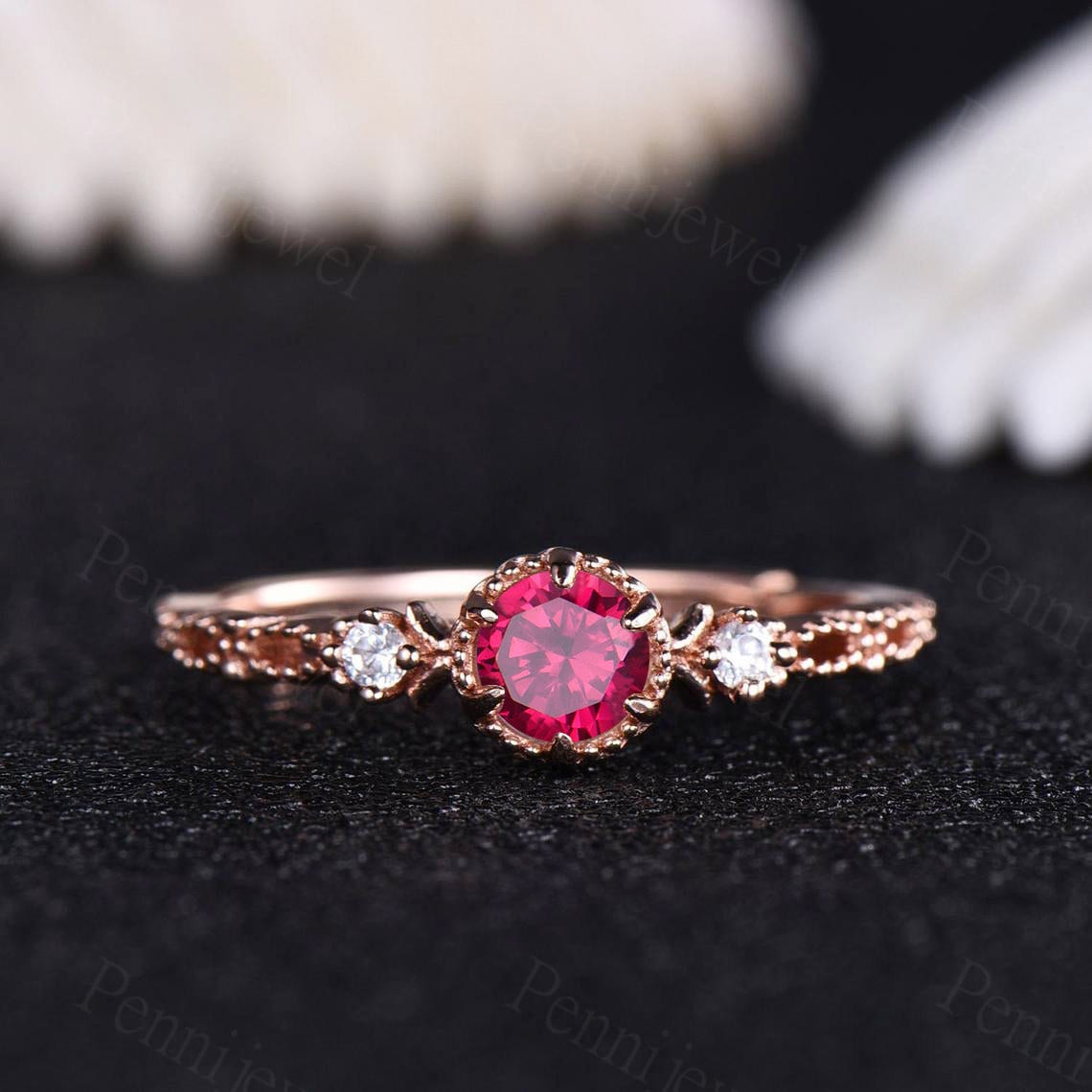 Rubin Ring Ehering 14K Roségold Versprechen Lab Stein Solitär Geschenk Für Mama von PENNIjewel