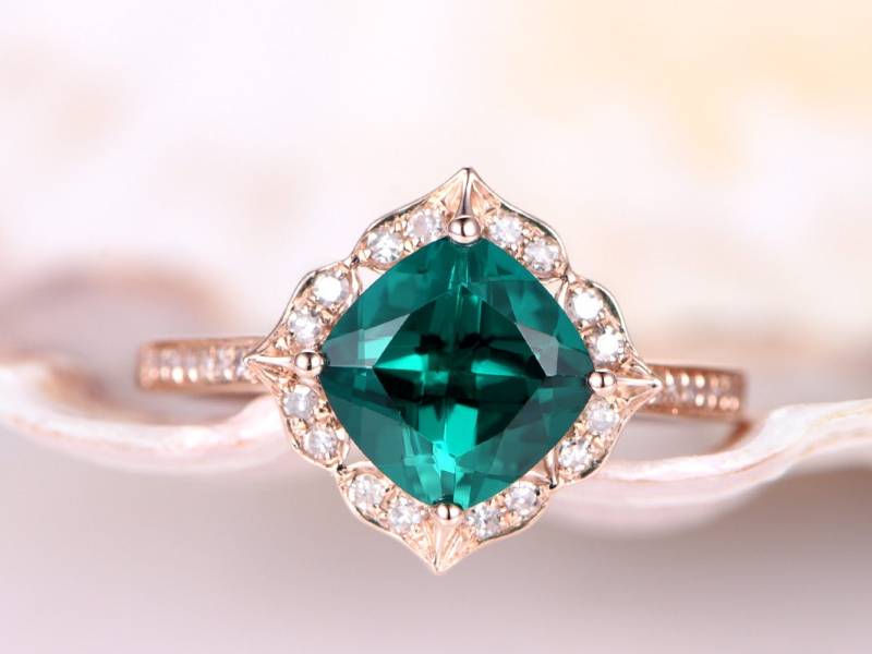 Smaragd Verlobungsring 7mm Kissenschliff Ring Moissanit Hochzeit Band Art Deco Retro Vintage Floral Solid 14K Rose Gold Braut von PENNIjewel