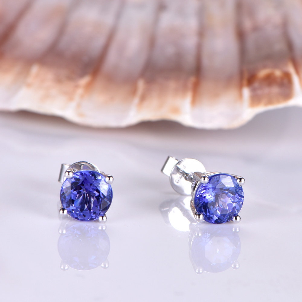 Tansanit Ohrringe Ohrstecker 18K Weißgold 6mm Rundschnitt Echte Aaa Vintage Dezember Geburtsstein Handgemachte Artikel von PENNIjewel