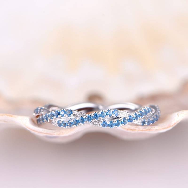 Twisted Topas Hochzeitsband Himmelblau Ring 14K Weiß Gold Full Eternity Verlobungsring Stapeln Passendes Band Marquise Set von PENNIjewel
