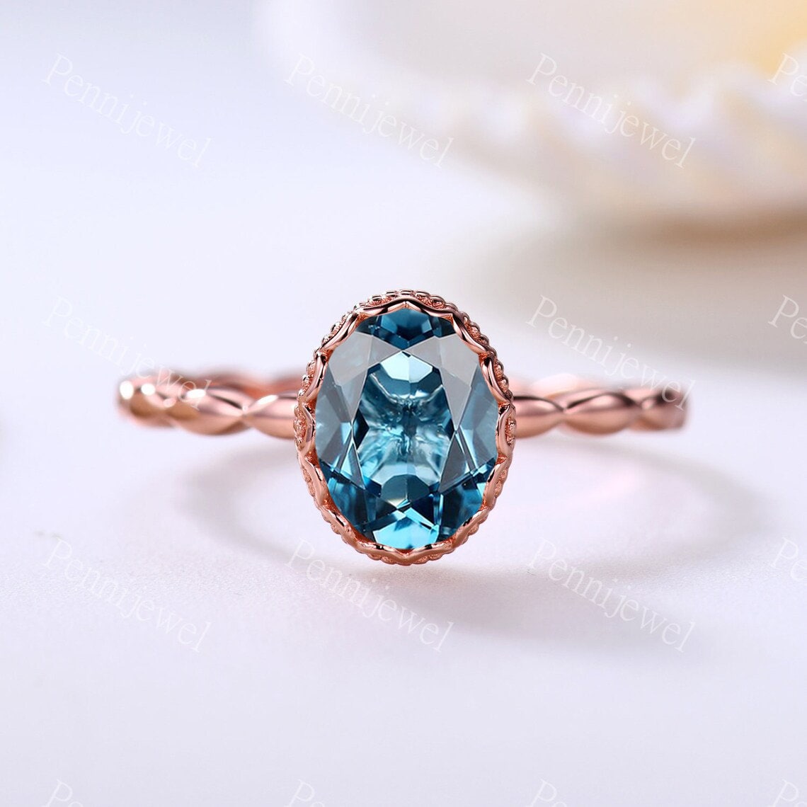 Vintage 6x8mm Natürlicher Londoner Blautopas Verlobungsring, Jahrestagsgeschenk Für Frauen, Marquise Geformtes Schlichtes Goldband von PENNIjewel