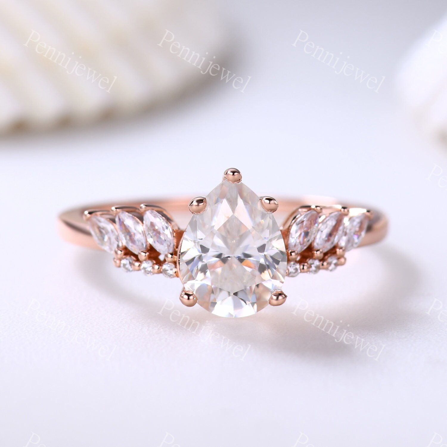 Zarter 6x8mm Pear Cut Moissanit Verlobungsring, Marquise Shaped Hochzeitsband, 14K Massive Rose Gold, Moissanit Jahrestag Ring von PENNIjewel