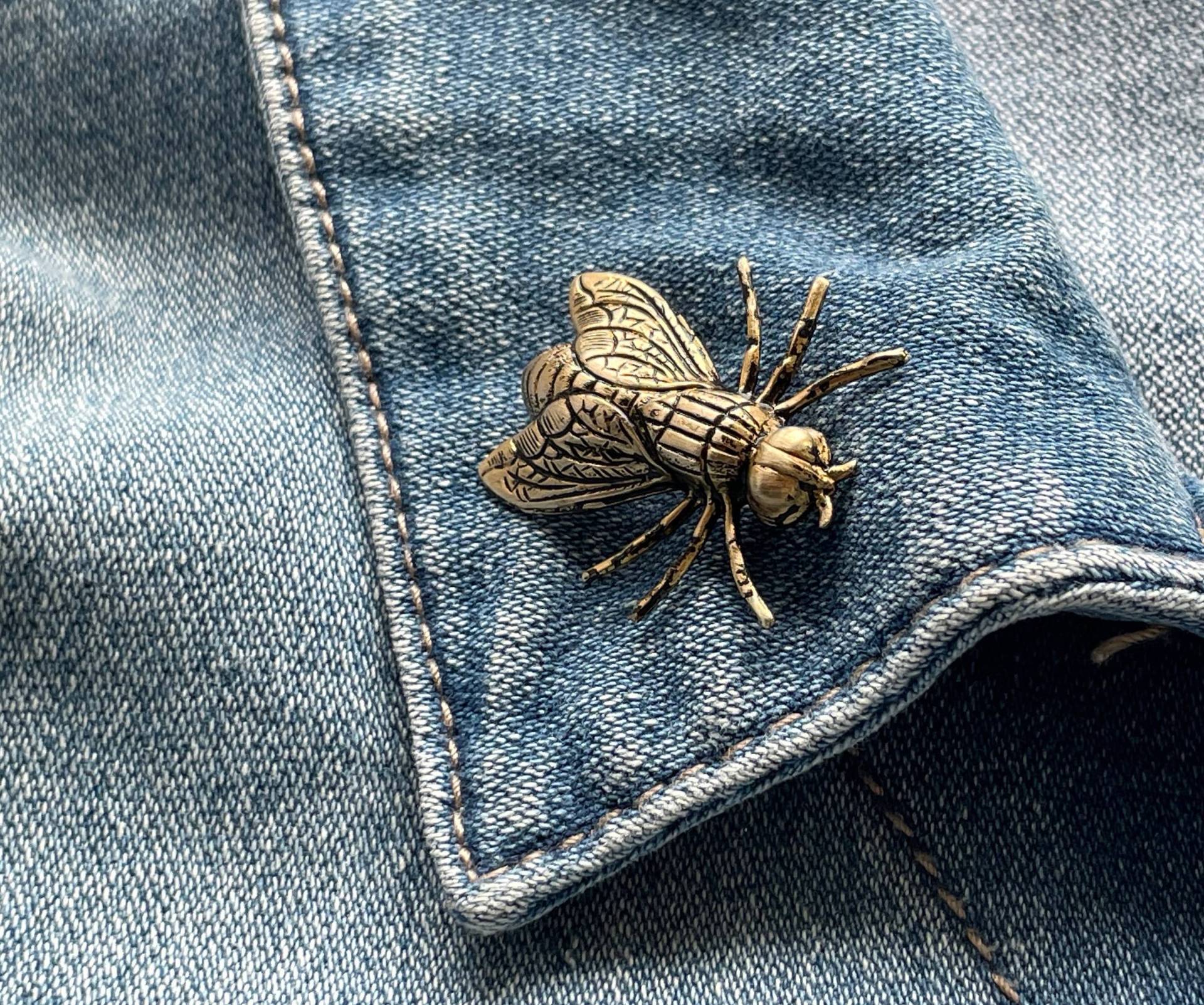 Handbemalte Fliegen Brosche Antike Messing Stubenfliege Pin, Entomologen Geschenk von PERCIVALandHUDSON