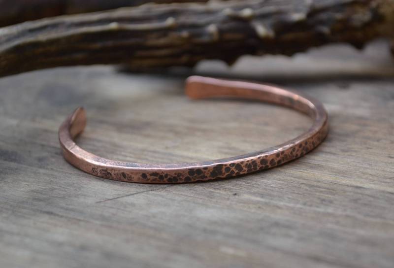 Einfache Kupfer Armband, Verstellbare Strukturierte Herren Frauen Armband von PERLABLU