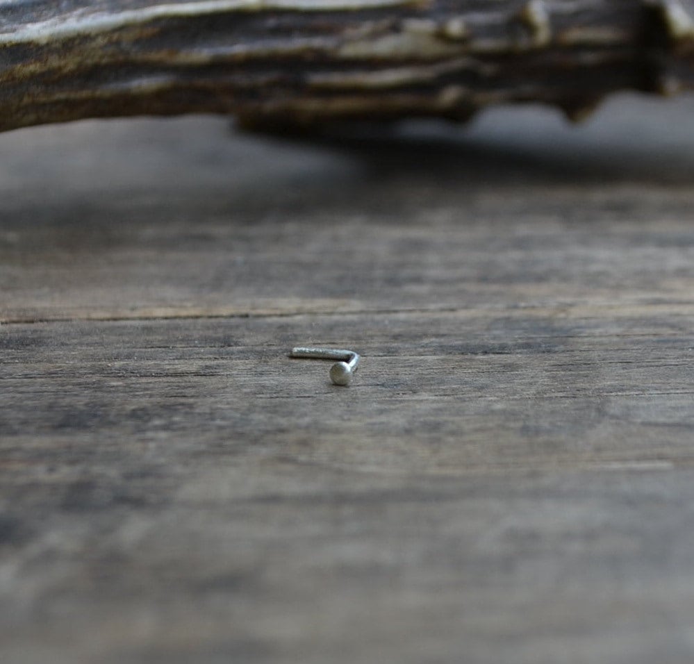 Sterling Silber Ohrstecker, Einfache Nase Stud, Boho Handgefertigte Handgemachte Perla Blu Sterling Silber Ohrstecker, Einfache Nase Stud, Boho Handgefertigte Handgemachte Perla Blu von PERLABLU