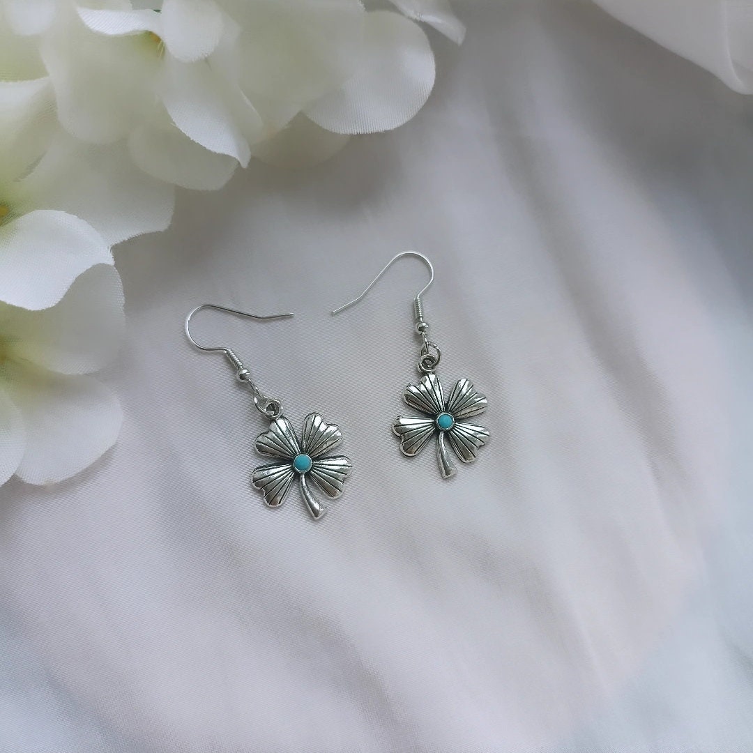 Antike Silber Kleeblatt Ohrringe, Boho Vierblättriges Glücksbringer Vintage Türkis Ohrringe von PERLEJEWELLERYDesign