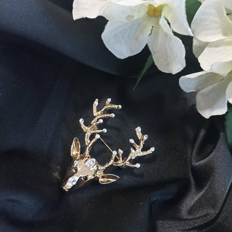 Goldene Hirschkopf Brosche, Rentier Geschenk Für Weihnachten, Vintage Gold Tone & Strass Geweih Brosche Pin von PERLEJEWELLERYDesign