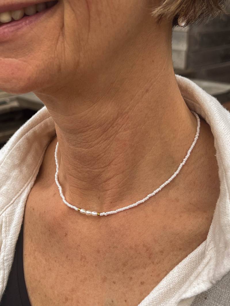 Perlenkette Lea Matt, Süßwasserperlen, Miyuki Rocailles Weiß, Echt Vergoldetet Hämatitperle, Individuelle Anfertigung von PERLUCIE