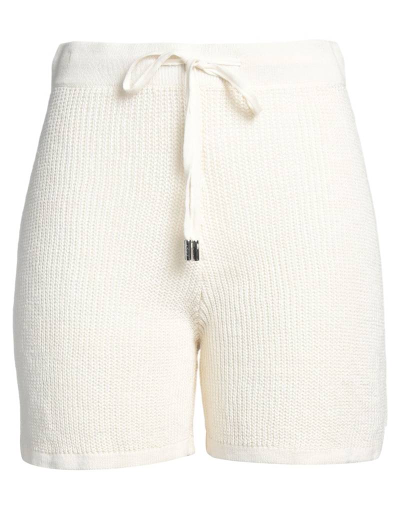 PESERICO Shorts & Bermudashorts Damen Cremeweiß von PESERICO