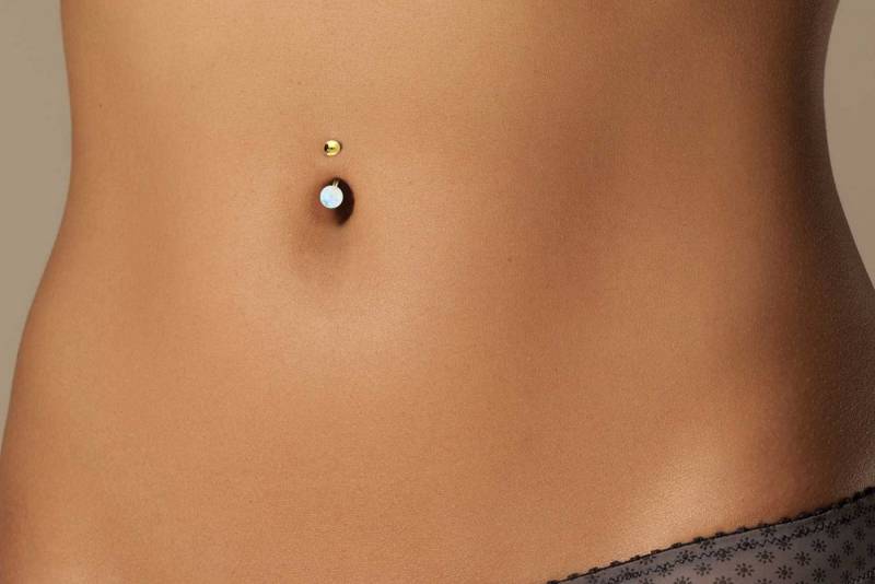 PIERCINGLINE Bauchnabelpiercing Chirurgenstahl Mini Bananabell SYNTHETISCHER OPAL + (Bananabells / 1 Stk) von PIERCINGLINE