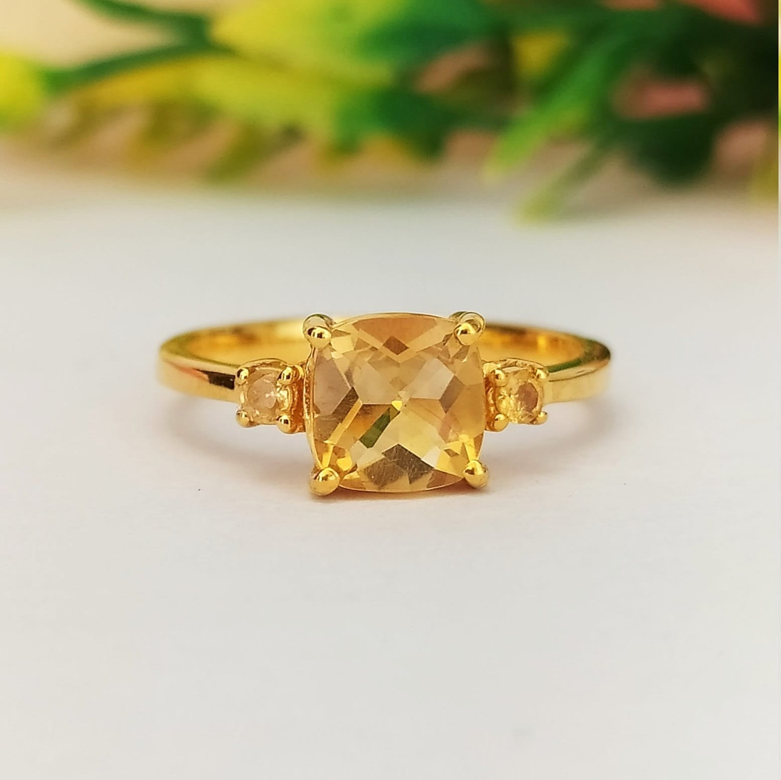 Natürliche Citrin Gold Ring-Golden Solitär Ring-Kissen Geschnitten Ehering-Citrine Drei Stein Ring-Citrin Verlobungsring-74 von PILWALS