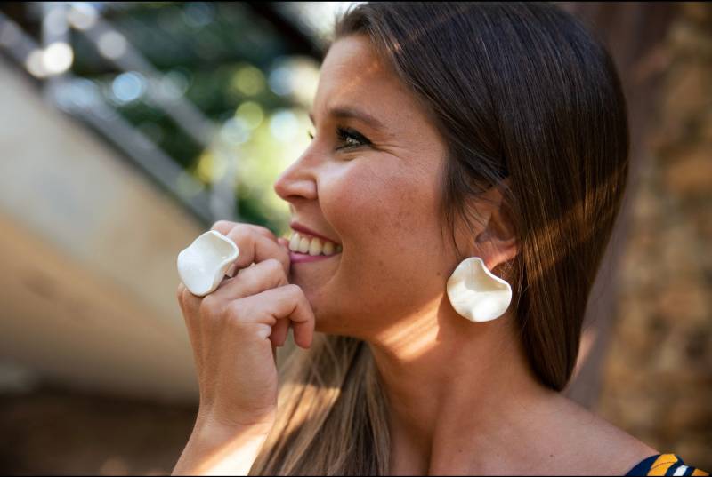 Pendientes De Cerámica Blanca Ondulada. Aire. Pendiente Porcelana, Pendiente Elegante von PIMPAMPUMjewelry