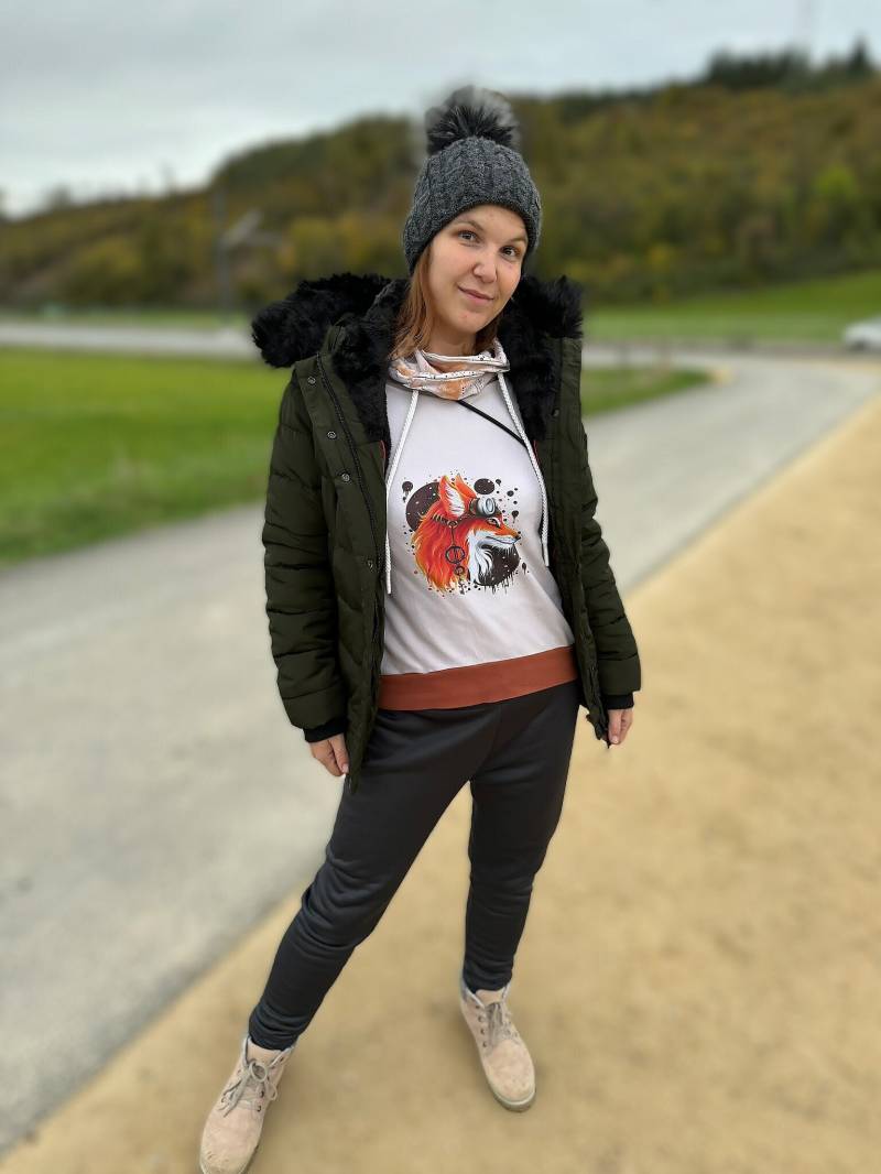 Hoodie "Fox" Mit Exklusivem Design Hoodie "Fox" Mit Exklusivem Design von PINKIsewing