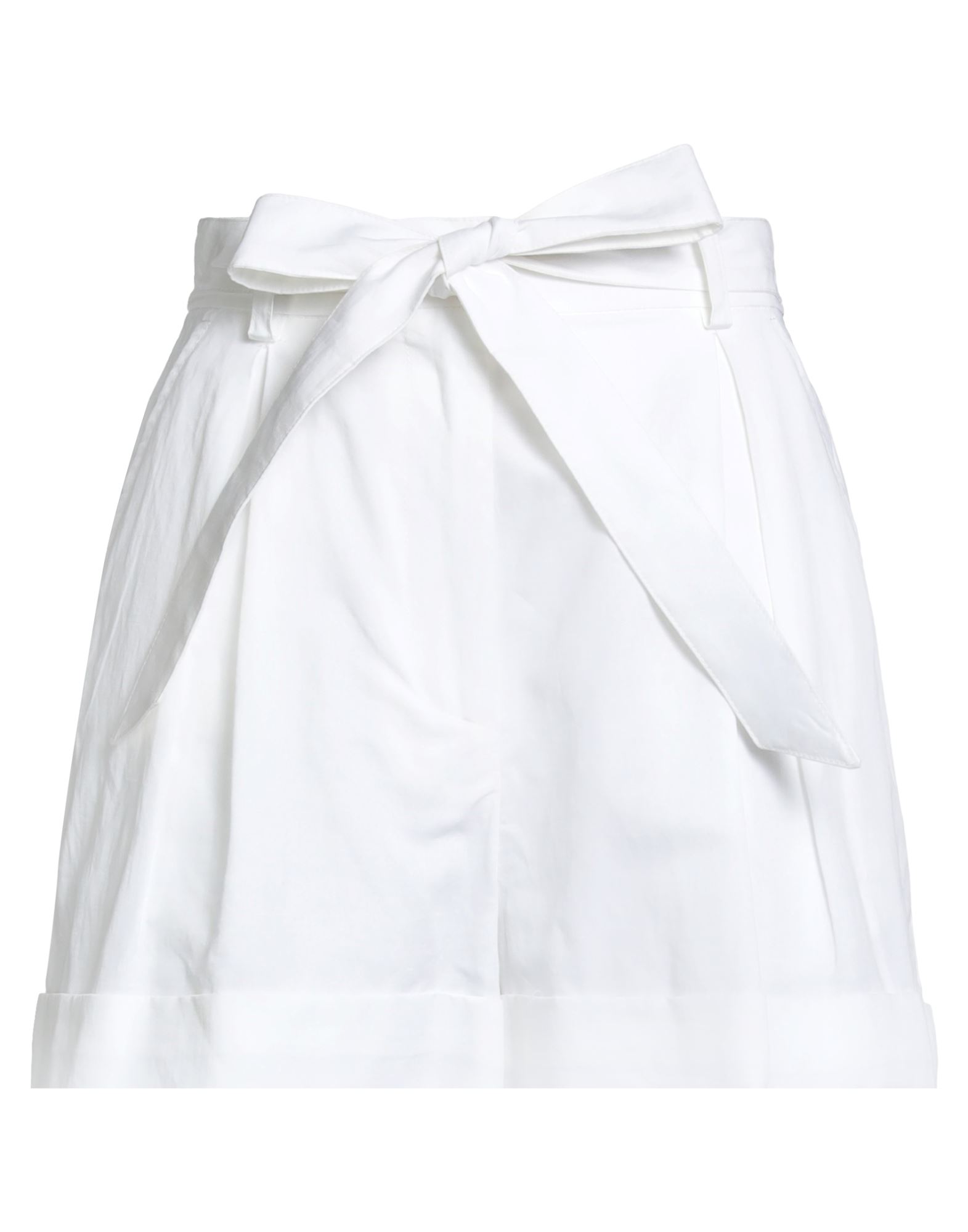 PINKO Shorts & Bermudashorts Damen Elfenbein von PINKO