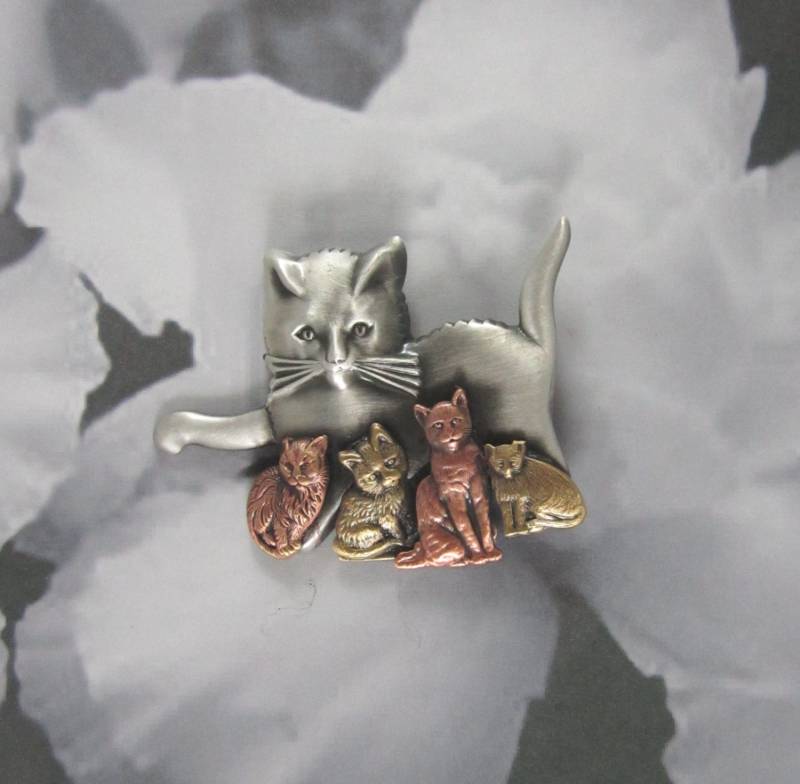 Katzenbrosche - Katzenschmuck Katzenrettung Katzenpin Katzenliebhaber Geschenk Gemischter Metallschmuck von PINSwithPERSONALITY
