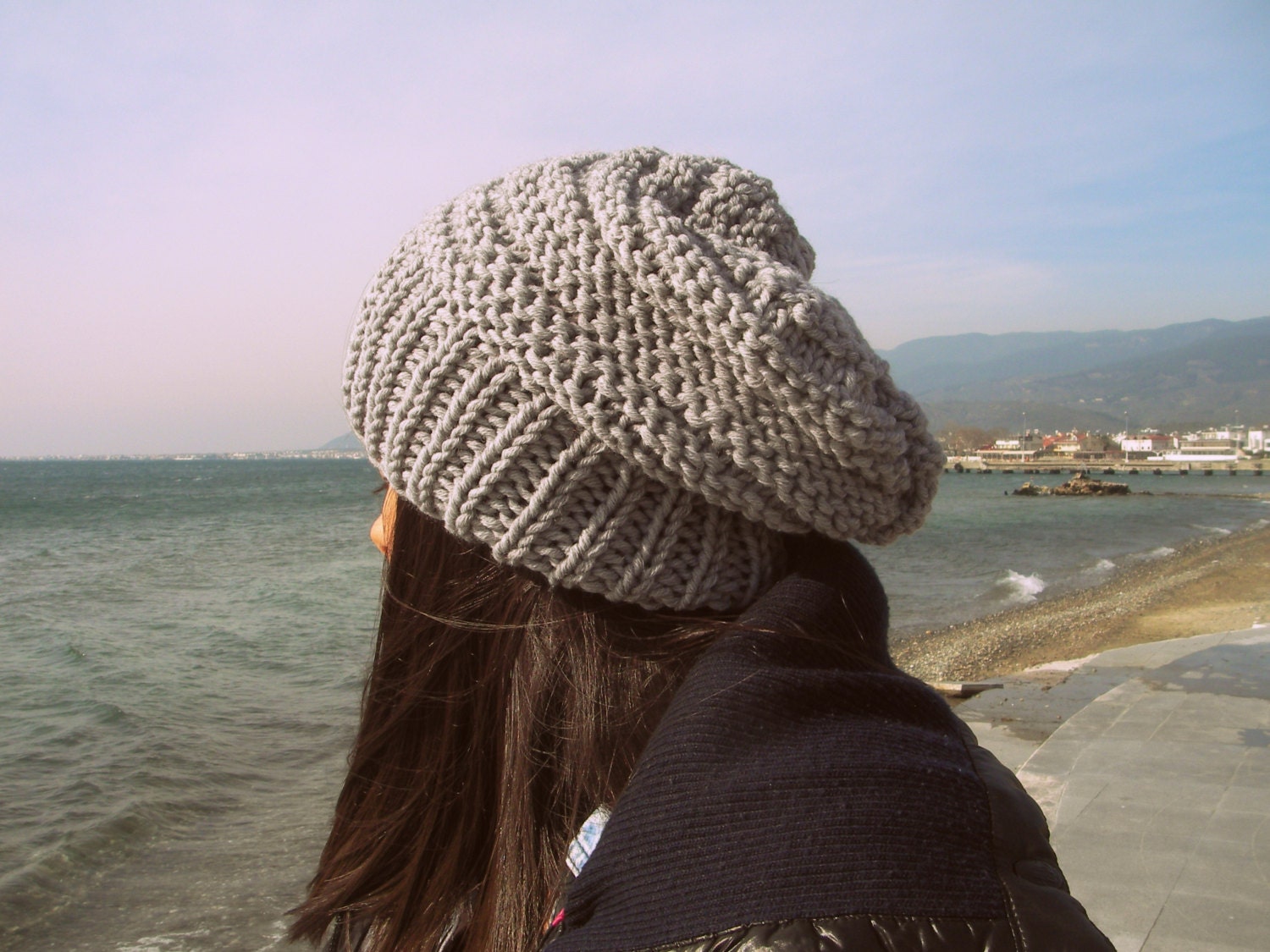 Handgemachte Graue Knit Slouchy Beanie, Unisex Wintermütze von PIQI