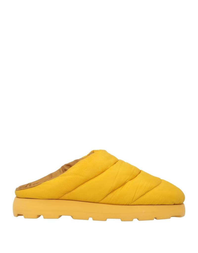 PIUMESTUDIO Mules & Clogs Herren Senf von PIUMESTUDIO