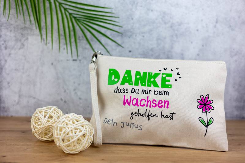 Abschiedsgeschenk An Erzieherin/Erzieher Mit Spruch "Danke Dass Du Mir Beim Wachsen Geholfen Hast" Geschenk Tagesmutter Stofftäschchen von PIXAShopDE
