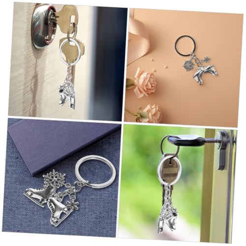 PLAFOPE 2 Stück Schlüsselanhänger Schlittschuhe mit Filigraner Schneeflocke Eleganter Eiskunstlauf Charme Detaillierte Verarbeitung Vielseitig als Taschen Schlüsselanhänger für Damen und von PLAFOPE