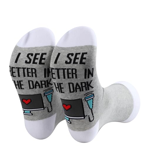 PLITI Sonographer Geschenk Ultraschalltechniker Geschenk Sonographie Tech Geschenk Radiologen Geschenk I See Better In The Dark Socken, See Better Dark SocksU, 6-13 von PLITI