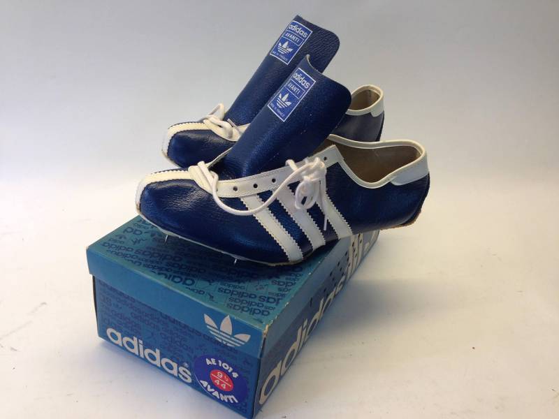 Adidas Avanti Vintage Leichtathletik 1970S | Blaue Leder Sneakers Mit Weißen Streifen Sprint Spikes Sportschuhe Hergestellt in Frankreich Nr von PNBvintage